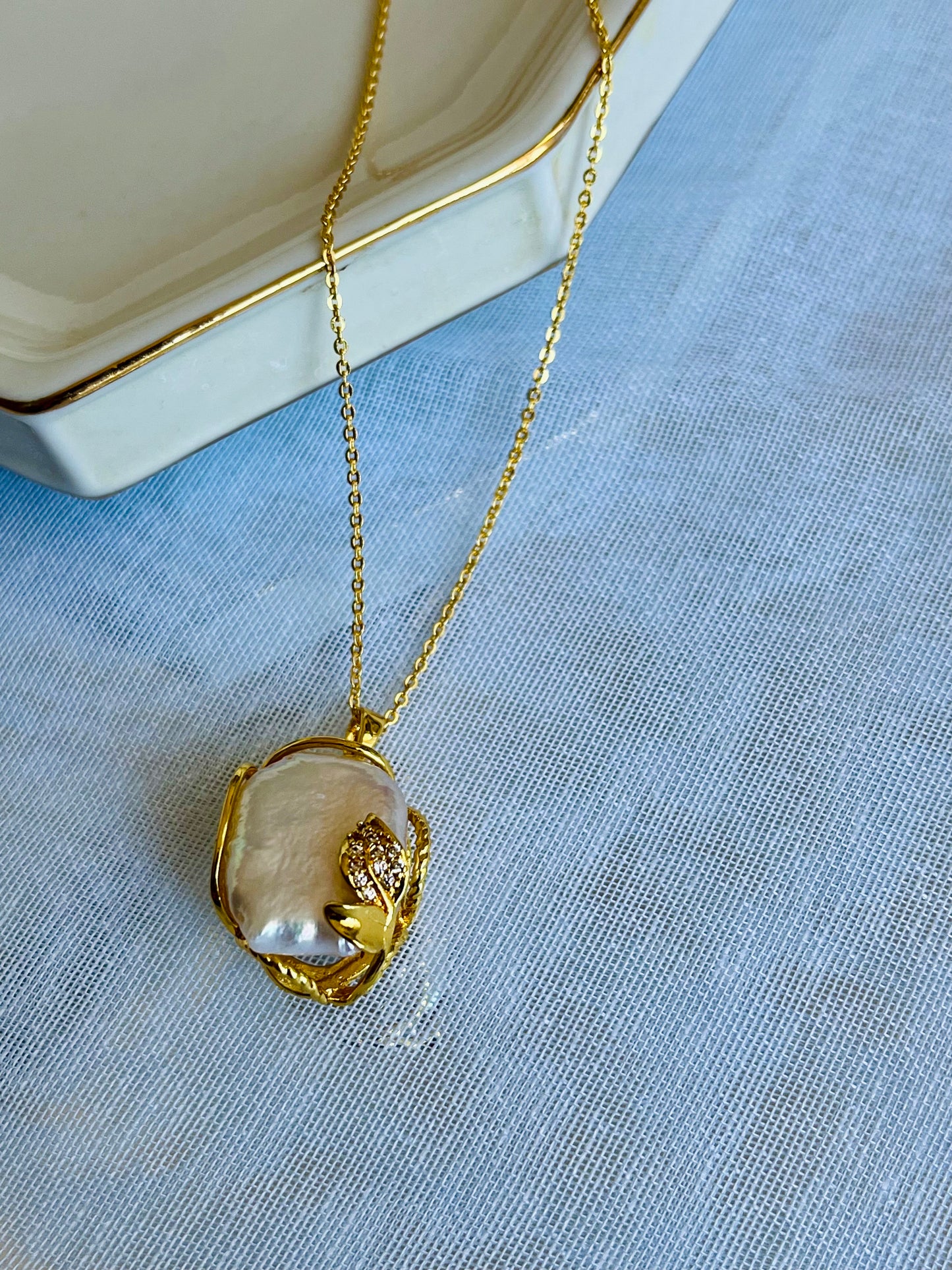 Luna Baroque Pearl Necklace